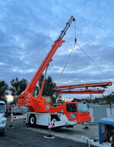 Crane removes boom